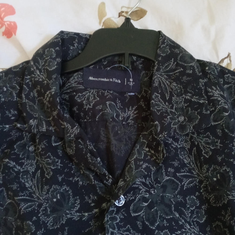 Abecrombie shirt